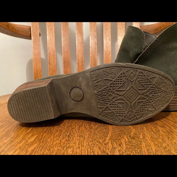 Heeled ankle boots - Picture 7 of 9